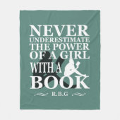 Unterschätzen Sie nie den Power eines Mädchens mit Fleecedecke (Vorderseite)