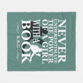 Unterschätzen Sie nie den Power eines Mädchens mit Fleecedecke (Vorderseite (Horizontal))