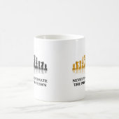 Unterschätzen Sie nie den Power eines Pfandes Kaffeetasse (Mittel)