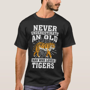 Unterschätzen Sie nie einen alten Mann, der Lieben T-Shirt