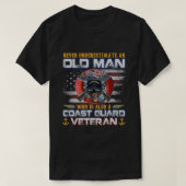 Unterschätzen Sie nie einen alten Mann in den USA T-Shirt (Design vorne)