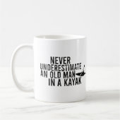 Unterschätzen Sie nie einen alten Mann in einem Ka Kaffeetasse (Links)