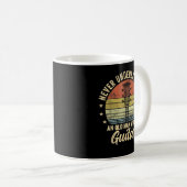 Unterschätzen Sie nie einen alten Mann mit Gitarre Kaffeetasse (VorderseiteRechts)