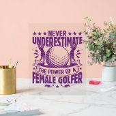 Unterschätzen Sie niemals den Power einer Golferin Acrylschild (Hochzeit)