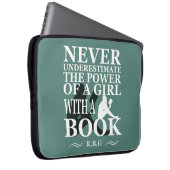 Unterschätzen Sie niemals den Power eines Buches Laptopschutzhülle (Vorne Rechts)