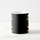 Unterschätzen Sie niemals ein Altes mit einer Turn Kaffeetasse (Mittel)