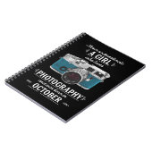 Unterschätzen Sie niemals ein Mädchen, das Fotogra Notizblock (Linke Seite)