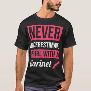 Unterschätzen Sie niemals ein Mädchen mit einer Kl T-Shirt