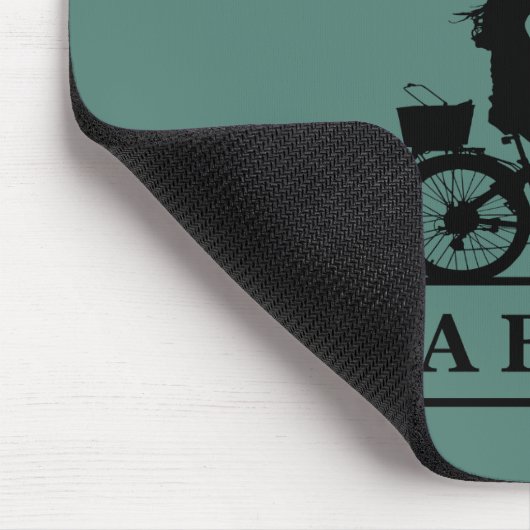 Unterschätzen Sie niemals eine alte Frau auf einem Mousepad (Ecke)