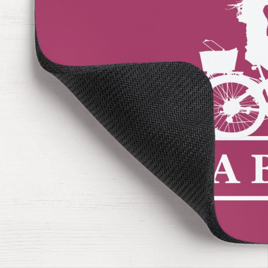 Unterschätzen Sie niemals eine alte Frau auf einem Mousepad (Ecke)