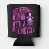 Unterschätzen Sie niemals eine Frau mit einem Kraf Dosenkühler (Rückseite)