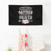 Unterschätzen Sie niemals eine Mutter, die durch G Banner (Insitu)