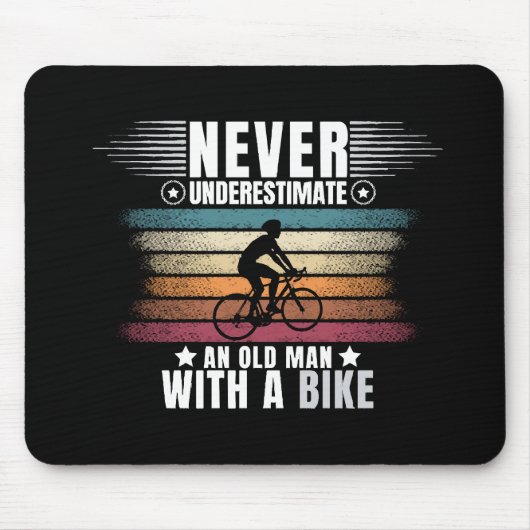 Unterschätzen Sie niemals einen alten Mann auf ein Mousepad (Vorne)