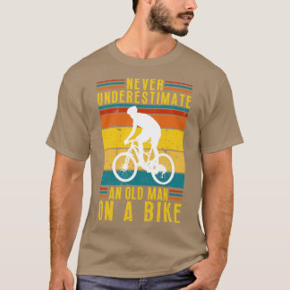 Unterschätzen Sie niemals einen alten Mann auf ein T-Shirt