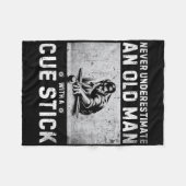 Unterschätzen Sie niemals einen alten Mann mit ein Fleecedecke (Vorderseite (Horizontal))