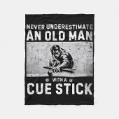 Unterschätzen Sie niemals einen alten Mann mit ein Fleecedecke (Vorderseite)