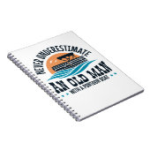 Unterschätzen Sie niemals einen alten Mann mit ein Notizblock (Rechte Seite)