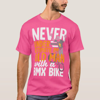 Unterschätzen Sie niemals einen alten Mann mit ein T-Shirt