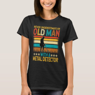 Unterschätzen Sie niemals einen alten Mann mit ein T-Shirt