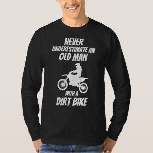 Unterschätzen Sie niemals einen alten Mann mit ein T-Shirt
