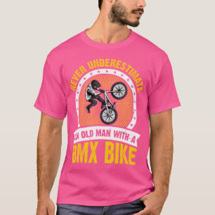 Unterschätzen Sie niemals einen alten Mann mit ein T-Shirt