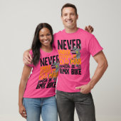 Unterschätzen Sie niemals einen alten Mann mit ein T-Shirt (Unisex)