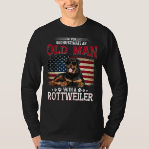 Unterschätzen Sie niemals einen alten Mann mit ein T-Shirt