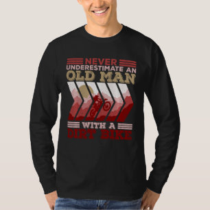 Unterschätzen Sie niemals einen alten Mann mit ein T-Shirt