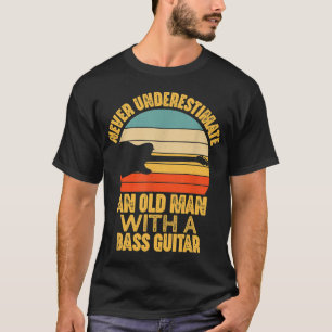 Unterschätzen Sie niemals einen alten Mann mit ein T-Shirt