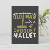 Unterschätzen Sie niemals einen alten Mann mit Kro Einladung (Stehend Vorderseite)