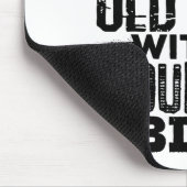 Unterschätzen Sie niemals einen alten Mann mit Mou Mousepad (Ecke)