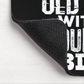 Unterschätzen Sie niemals einen alten Mann mit Mou Mousepad (Ecke)