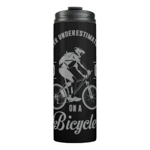 Unterschätzen Sie niemals einen alten Typ auf dem  Thermosbecher