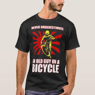 Unterschätzen Sie niemals einen alten Typ auf eine T-Shirt
