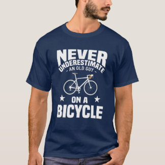 Unterschätzen Sie niemals einen alten Typ mit lust T-Shirt