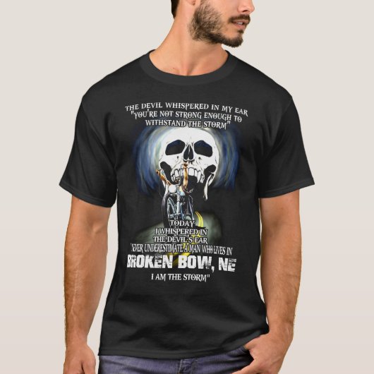 Unterschätzen Sie niemals einen BROKEN BOW NE Man T-Shirt (Vorderseite)