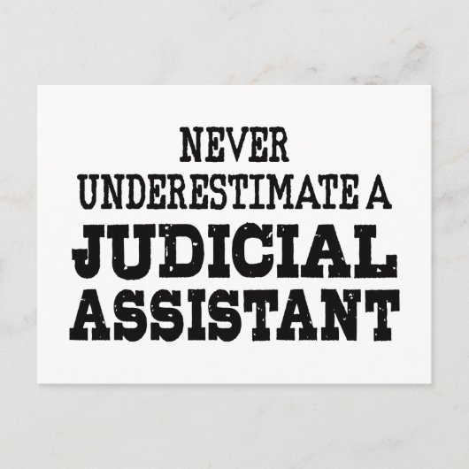 Unterschätzen Sie niemals einen Justiziellen Assis Postkarte (Vorderseite)