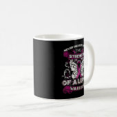 Unterschätzen Sie niemals einen Lupus-Krieger. Kaffeetasse (VorderseiteRechts)