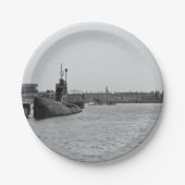 Unterseeboot an einem Hafen Pappteller (Vorderseite)