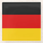 Untersetzer aus Glas mit der Flagge Deutschlands<br><div class="desc">Schützen Sie Ihre Oberflächen mit deutschem Stolz mit unserem Untersetzer aus Glas mit der Flagge Deutschlands! Dieser gläserne Untersetzer, der Deutschlands reiche Geschichte und nationale Identität feiert, ist mehr als nur ein funktionales Accessoire; er ist eine Hommage an das Erbe und die symbolische Fahne des Landes. Das Design zeigt deutlich...</div>