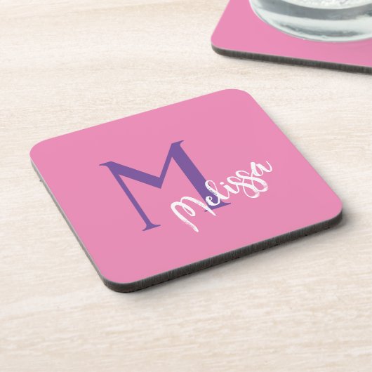 Untersetzer aus hartem Kunststoff, rosa Monogramm (Linke Seite)