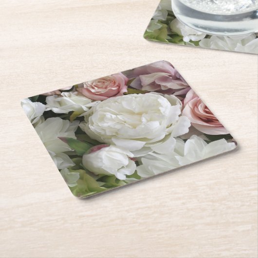 Untersetzer aus hübschem weißem Pfirsichpfirsichpf (angewinkelt)