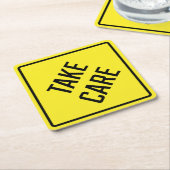 Untersetzer mit dem vorsichtigen Papier (angewinkelt)