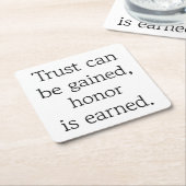 Untersetzer von Trust & Honor Paper (angewinkelt)