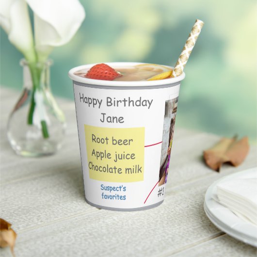 Untersuchungskommission für Kriminalromane Pappbecher (In Situ)