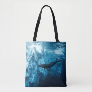 Unterwasser-Eisberg und ein Buckelwal Tasche