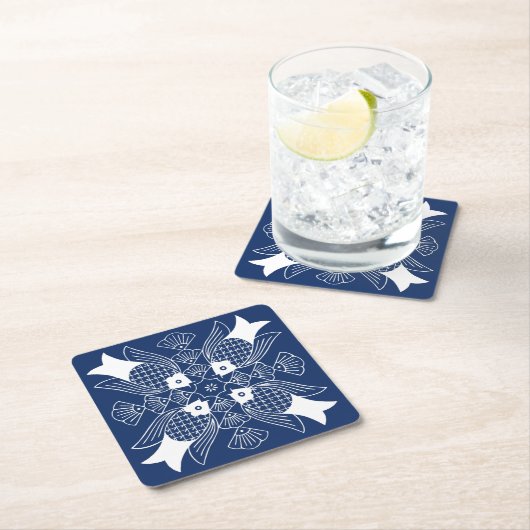Unterwasserfischdesign mit blauem Hintergrund Rechteckiger Pappuntersetzer (Vor Ort)