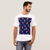 Unterwasserqualle: helles Muster. T-Shirt (Vorne ganz)