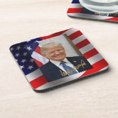 UNTERZEICHNET VON PRÄSIDENT TRUMP GETRÄNKEUNTERSETZER (Linke Seite)