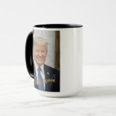 UNTERZEICHNET VON PRÄSIDENT TRUMP TASSE (Vorderseite Links)